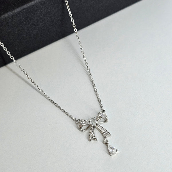 bow with white zircon